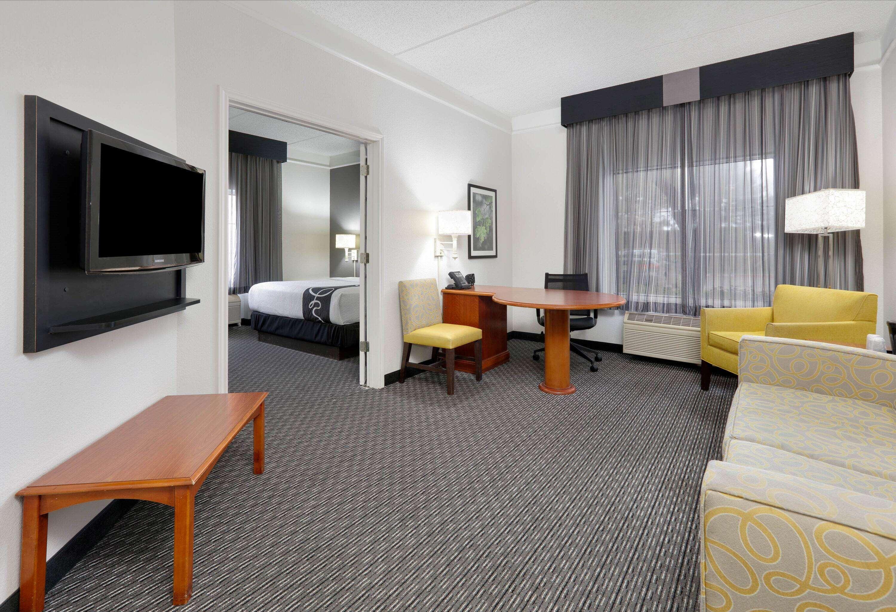 La Quinta By Wyndham Dallas North Central Exterior photo