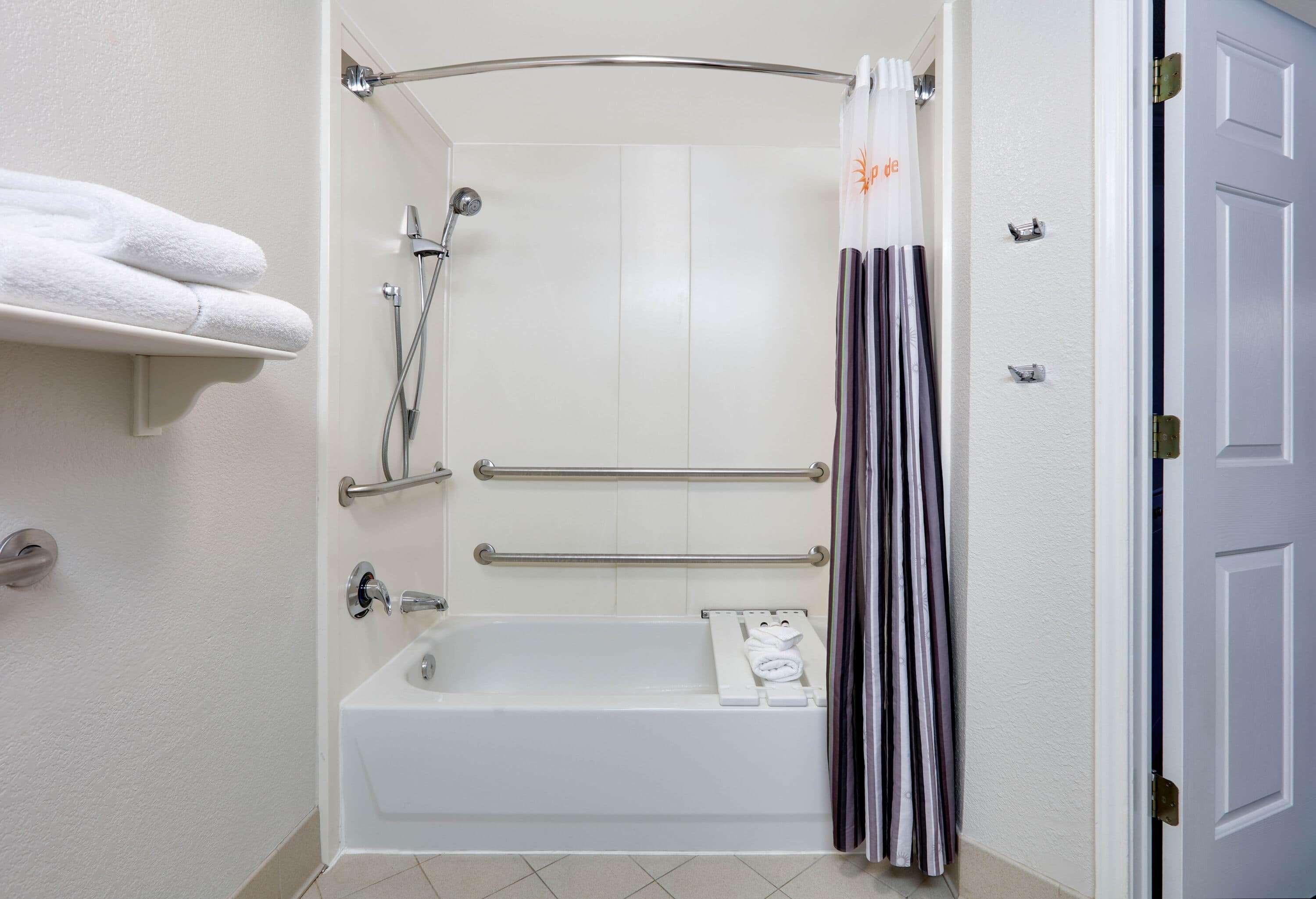 La Quinta By Wyndham Dallas North Central Exterior photo