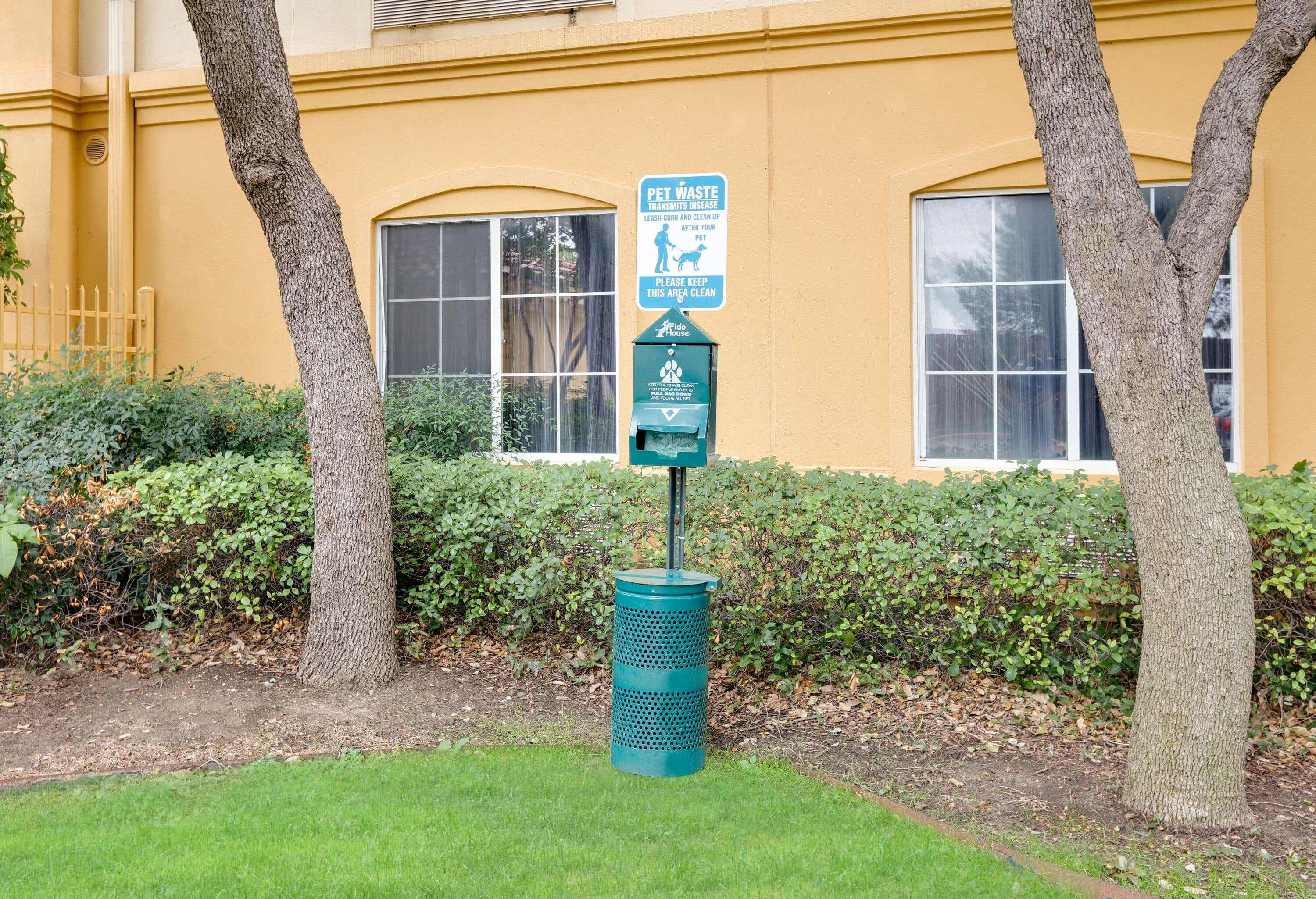La Quinta By Wyndham Dallas North Central Exterior photo